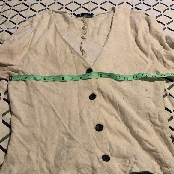 trf Zara collection Small lightweight 4 button blazer, cream linen V neck - Picture 5 of 7